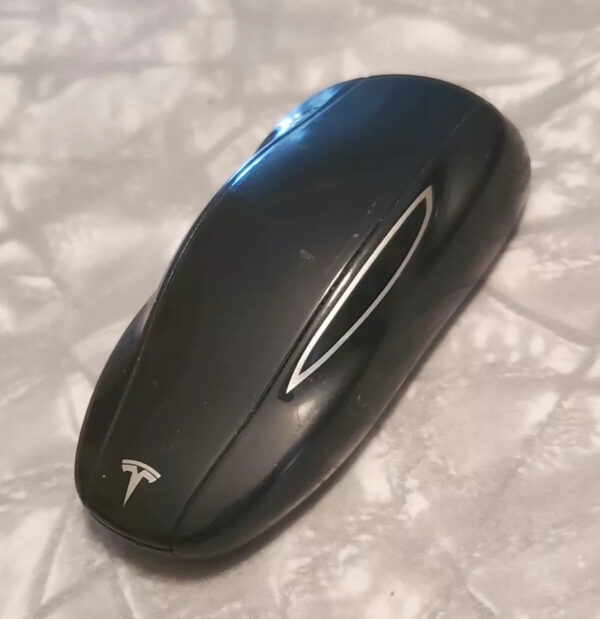 Tesla car key - Image 2